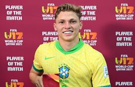 El atacante Wendeson Wanderley Santos de Melo (17 años), más conocido como Dell, fue la gran figura de Brasil con su doblete que sirvieron para conseguir el pase a las semifinales del Mundial Sub 17 de Qatar.