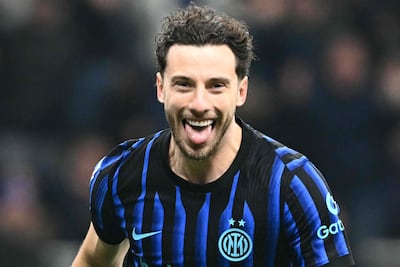 Carlos Augusto celebra su gol, el cuarto del Inter de Milán contra el Como.