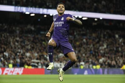 El delantero brasileño del Real Madrid Rodrygo Goes celebra su segundo gol durante el partido de la jornada 30 de LaLiga que Real Madrid y Athletic Club de Bilbao disputan hoy domingo en el estadio Santiago Bernabéu, en Madrid.