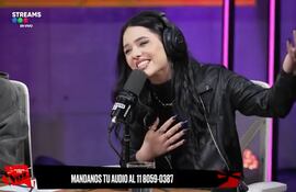 Nath Aponte cantó una “Mamama” en streaming,