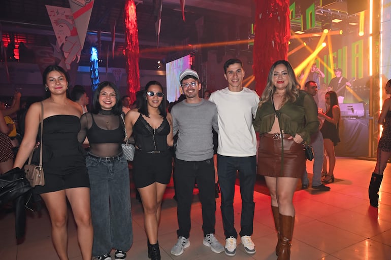 Claudia Cardozo, Angelica Borja, Natalia Ferreira, Rodrigo López, Carlos Martínez y Liz Ledezma.
