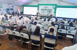 Durante la Feria Innovar se realizaron varias conferencias para ayudar al productor. Una de ellas trató sobre el manejo financiero, a cargo de un especialista brasileño.