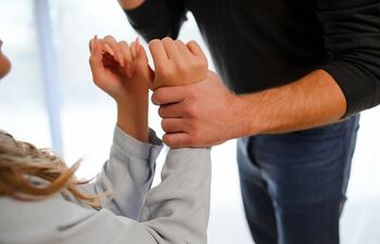 Empleadores pasan a ser actores clave en la gestión del riesgo laboral vinculado a la violencia y acoso. Se pasa de una lógica reactiva a una preventiva, en la que la organización del trabajo, clima laboral y gestión de riesgos psicosociales adquieren el protagonismo y atención principal por parte de los empleadores.