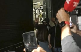 Bad Bunny desató la locura al llegar ayer a su hotel en Barcelona para ofrecer dos conciertos.
