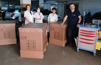 Funcionarios de la Cruz Roja recibieron equipamientos para fortalecer el servicio de la Unidad de Cuidado Intensivo Neonatal (UCIN).