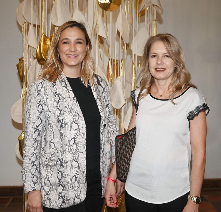 Laura Kublik y Natalia Clerx.