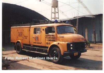 El Cuerpo de Bomberos Voluntarios del Paraguay (CBVP) invita a la ciudadanía a participar de la Exhibición de Vehículos Antiguos, una jornada especial que celebra los 47 años de vida institucional de quienes visten con orgullo el Uniforme Amarillo.