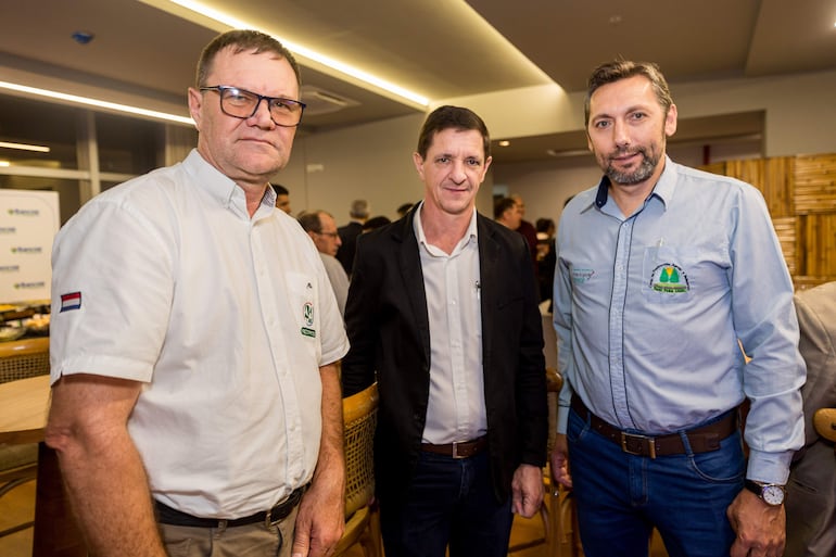 Asamblea Bancop 2026
Valdir Wotrich, Carlos Marcarini, Vanderlei Mallmann