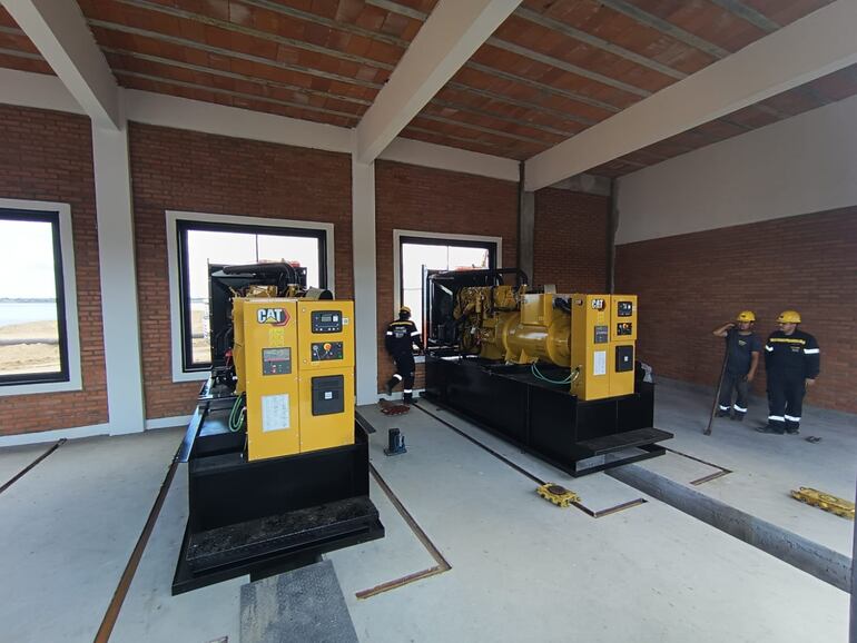 Hace poco llegaron los generadores a la zona de obras de la defensa costera de Pilar.