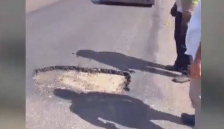 Funcionarios "bachearon" el agujero y el vuelo despegó horas más tarde.