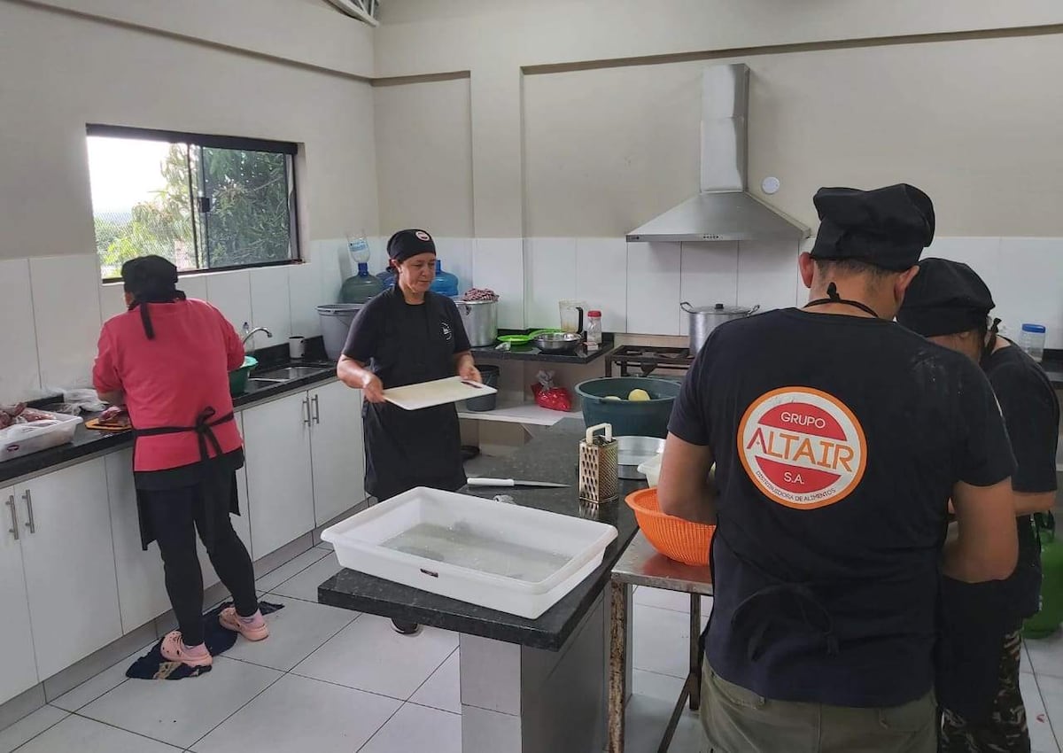 Hambre Cero: por falta de pago, cocineras dejan de asistir a una escuela de CDE