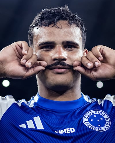 Kaiki Bruno anotó el gol del triunfo de Cruzeiro sobre Bragantino.