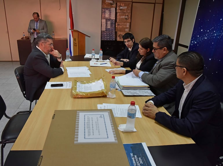 Apertura de Ofertas de Licitación 5G	Conatel-Edificio Ayfra