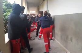 Docentes denuncian peleas entre alumnos y amenazas por parte de los mismos en el Colegio Nacional de la Capital (CNC).