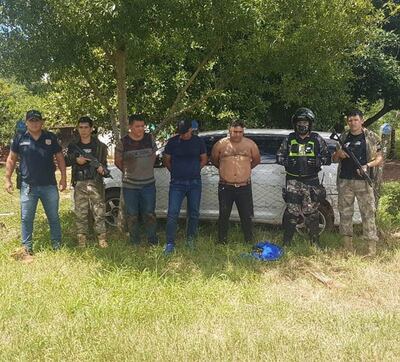 Los tres detenidos fueron llevados a la base de Investigaciones de la ciudad de Caaguazú, donde quedaron a cargo del Ministerio Público.