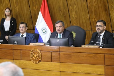 El presidente interino de Diputados, Carlos Arrechea (ANR, oficialista) tuvo que someter a votación 3 veces el tema.