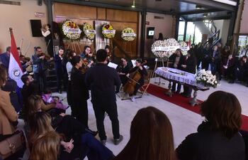 Con música y arte se despidió al gran actor paraguayo Jesús Pérez.