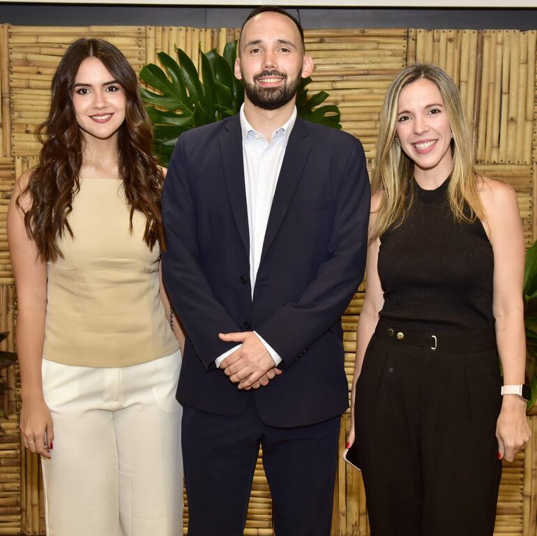 Alexandra Ozorio, Fernando Ferro y Serena Ortuzar. 