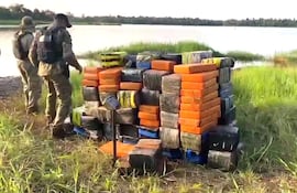 El cargamento de marihuana fue localizado a orillas del lago Itaipú.