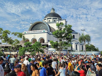 Gran cantidad de peregrinos visitó este domingo la Basílica de Caacupé.