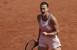 Grito de “guerra” de Sabalenka, que arrancó bien en Paris. EFE