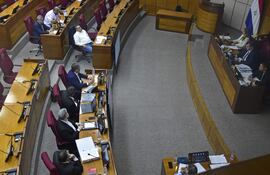 Miembros de la comisión "garrote" quedaron sin fundamentos ante la exposición de representantes de banco Atlas.