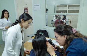 Campaña dermatológica en Guairá detecta casos de lepra, melanoma y cáncer de piel en más de 460 consultas.