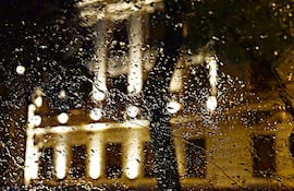 LLUVIA, EN EL CENTRO DE ASUNCION. FOTOGRAFO SILVIO ROJAS. 10-01-2024.