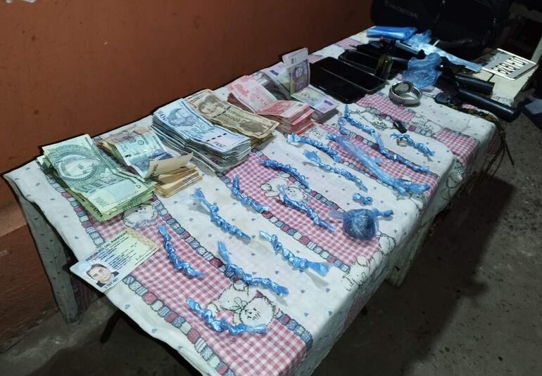 Todas las evidencias incautadas en los procedimientos fueron remitidas a la sede del Ministerio Público de esta ciudad.