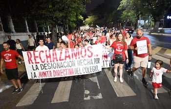 Protestas continúan en el Colegio Internacional por polémica designación de director