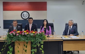 Realizaron la presentación de 25 tomos del diccionario jurídico bilingüe castellano-guaraní, en Misiones.