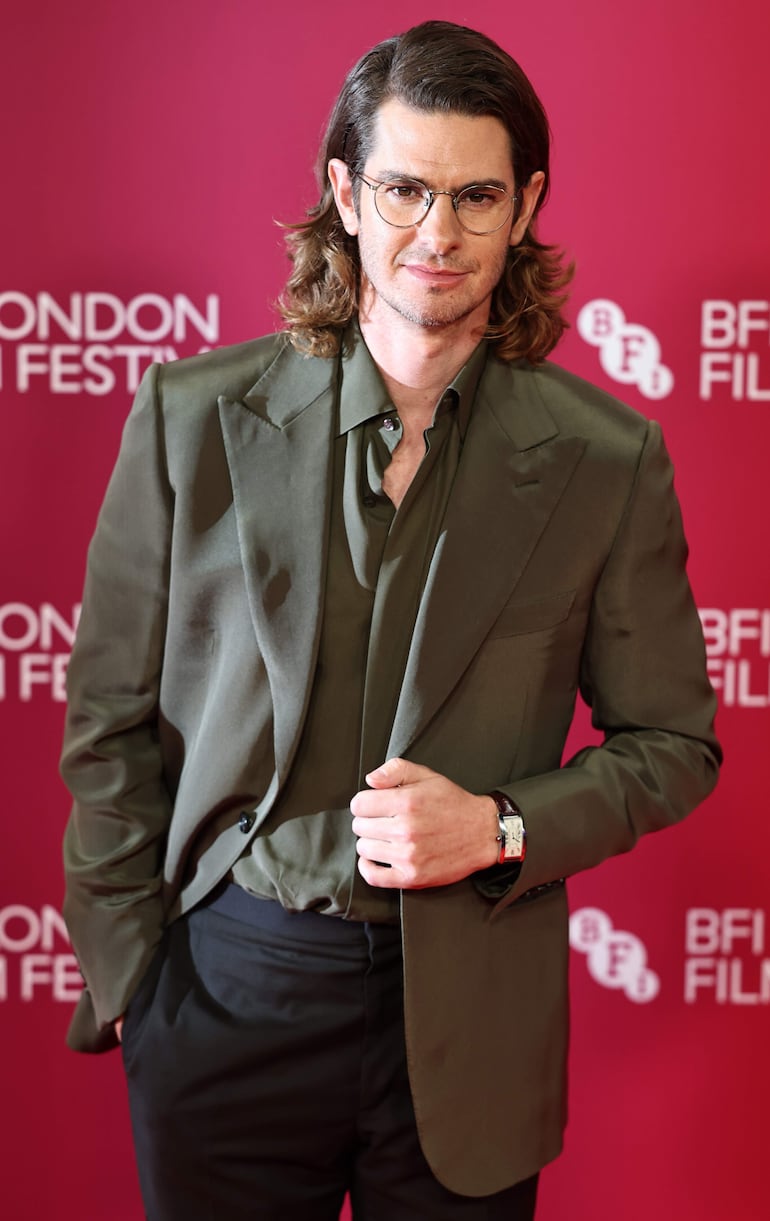 El actor británico Andrew Garfield no se perdió la proyección de Artificial en el Festival de Cine de Londres. (EFE/EPA/NEIL HALL)
