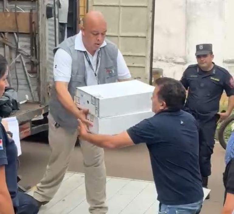 Guairá recibe kits electorales para 168.000 electores de cara a las municipales de este domingo.