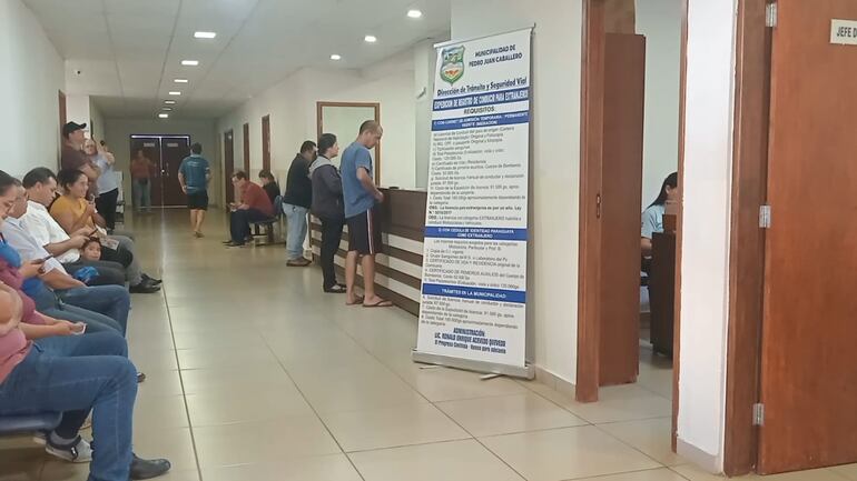 Área de espera, Departamento de Tránsito de la Municipalidad de Pedro Juan Caballero.