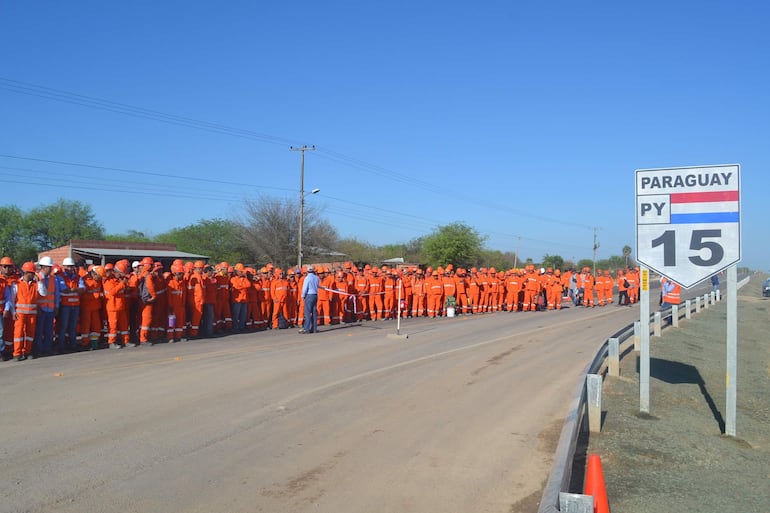 Trabajadores de la ruta Bioceanica en el Chaco