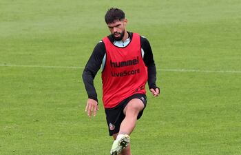 Omar Federico Alderete Fernández (28 años), zaguero central paraguayo que milita en Sunderland de la Premier League de Inglaterra.