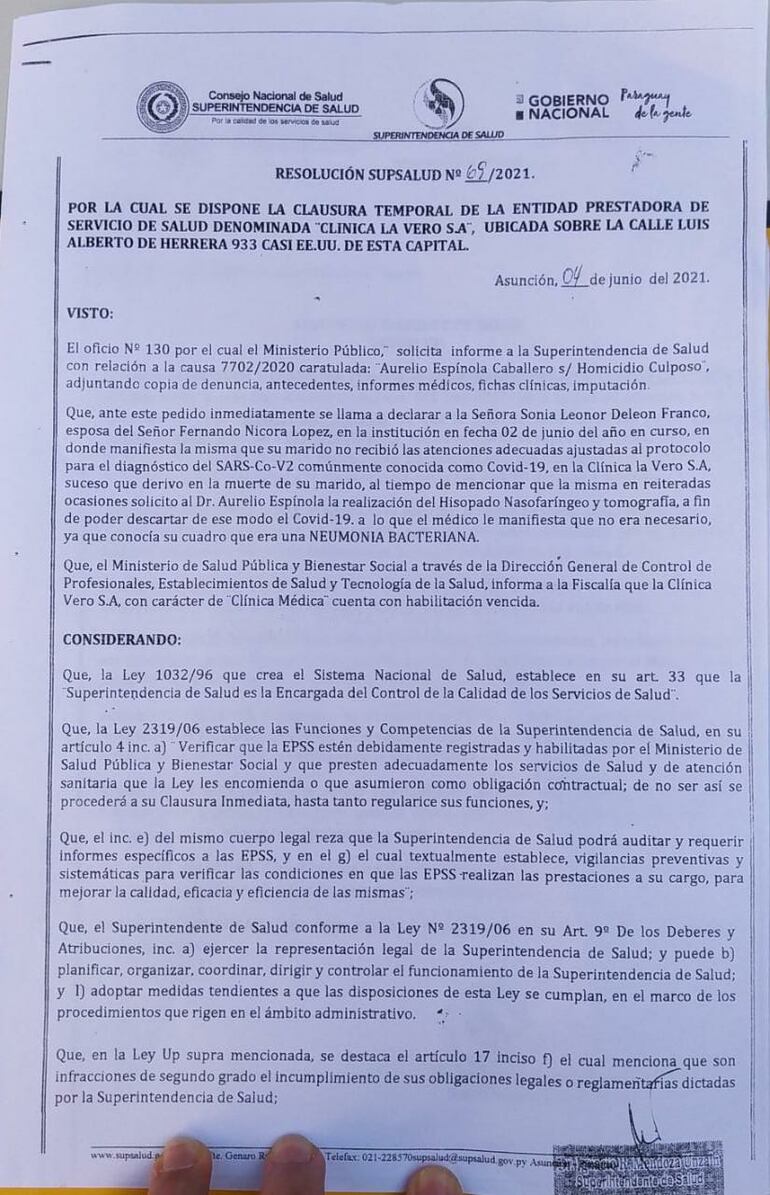 Documento de la Superintendencia que dispone la clausura de la clínica La Veró.