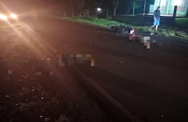 Colisión frontal entre motocicletas terminó con dos jóvenes fallecidos en Tomás Romero Pereira.