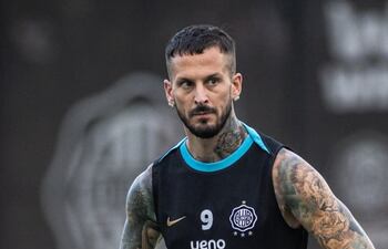 El delantero argentino, Darío Ismael Benedetto (35 años), durante su fugaz paso por Olimpia.