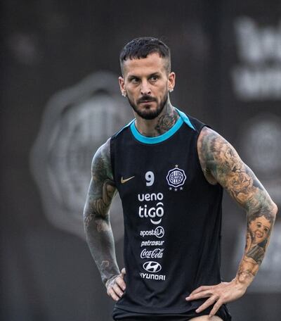 Darío Ismael Benedetto (17/05/1990), desvinculado
de Olimpia.