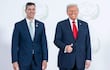 El presidente de Paraguay,Santiago Peña (i), posando junto al presidente de Estados Unidos, Donald Trump (D) durante la ceremonia de saludos de la Cumbre de Paz de Gaza en Sharm El-Sheikh (Egipto), realizada en octubre del año pasado.