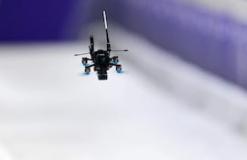 Tan rápidos como los esquiadores, los drones están muy presentes en los Juegos Olímpicos de Invierno de Milán-Cortina.