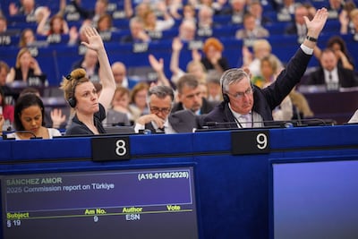Miembros del Parlamento Europeo durante una sesión hoy.