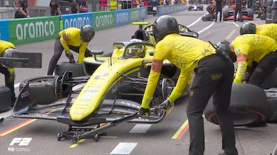De esta manera, el piloto paraguayo Joshua Duerksen cumplía con la parada obligatoria en la penúltima vuelta del GP de Mónaco.