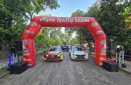 El VW Polo de Luis Ortega y el Škoda Fabia de Fabrizio Chiriani, previo a la largada simbólica.