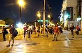 El paro de los transportistas afecta a los usuarios desde este sábado.