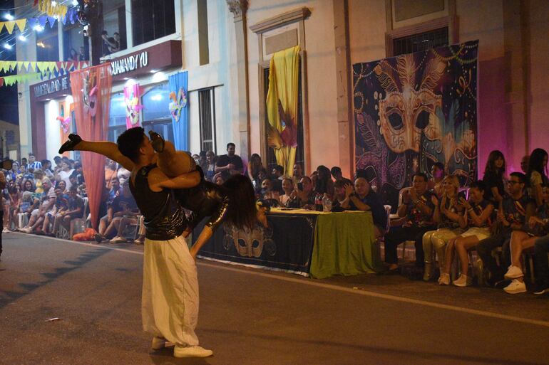 Una gran noche de la fiesta del corso sampedrano se vivió en la capital del segundo departamento
