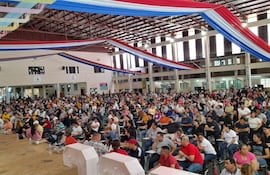 Docentes del Guairá rindieron el examen del concurso público del MEC, este jueves en Central.