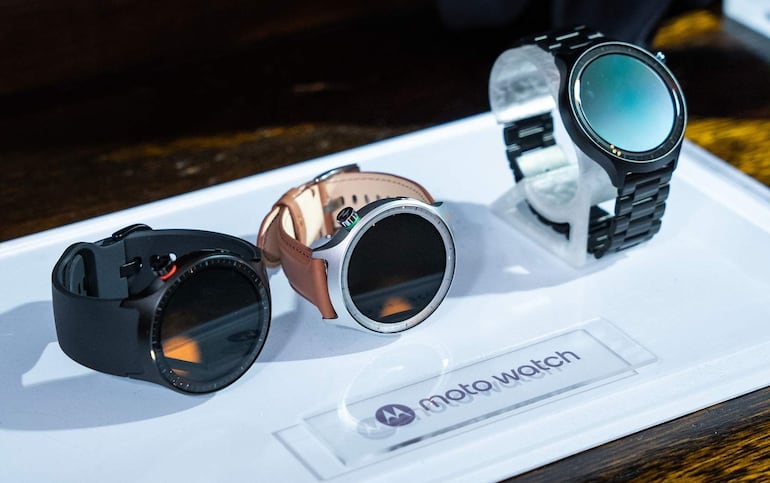 El moto watch powered by Polar integra bienestar, autonomía y elegancia en un solo dispositivo.