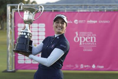 La golfista francesa Nastasia Nadaud celebra la victoria en la última jornada del Andalucía del Sol Open celebrado, este domingo, en el Real Guadalhorce Club de Golf en Málaga.